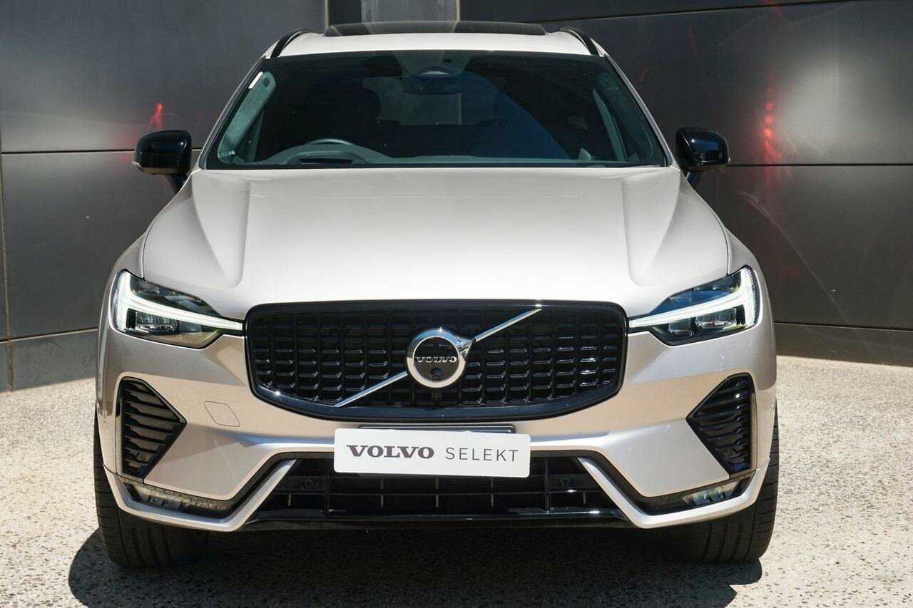 Volvo  XC60 Ultimate, B6 AWD mild hybrid, Petrol, Dark