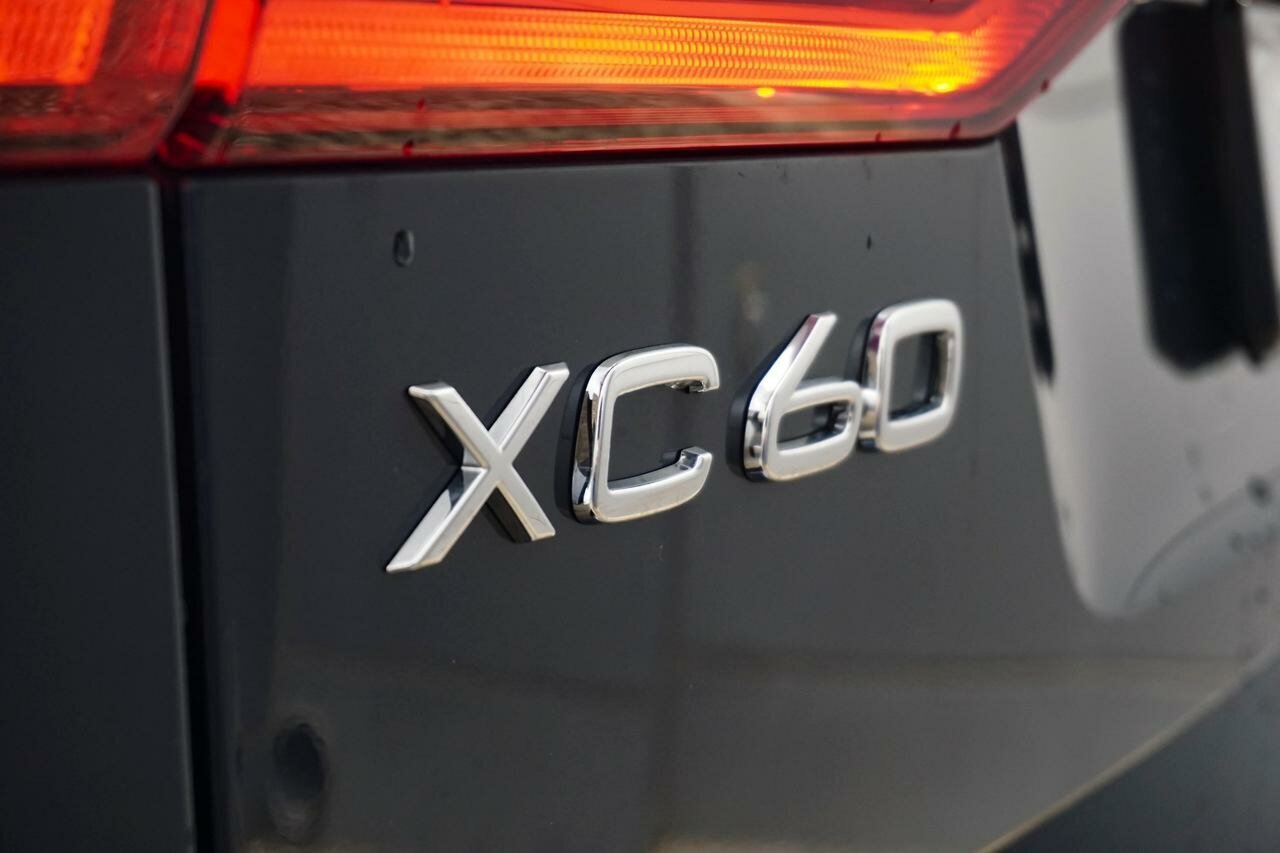 Volvo  XC60 Plus, B5 Mild Hybrid, Petrol