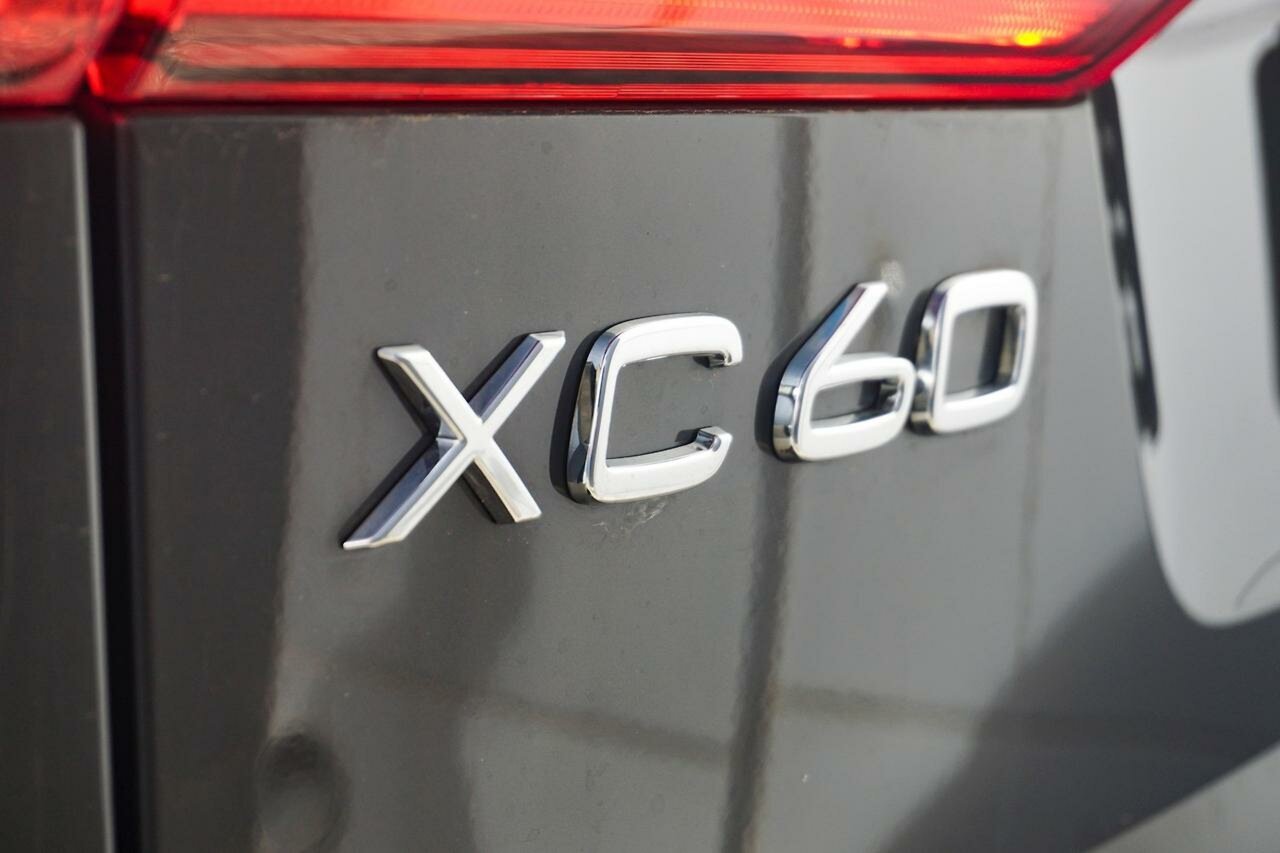 Volvo  XC60 Plus, B5 Mild Hybrid, Petrol