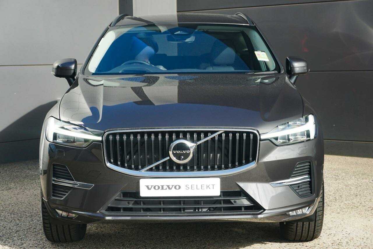 Volvo  XC60 Plus, B5 Mild Hybrid, Petrol