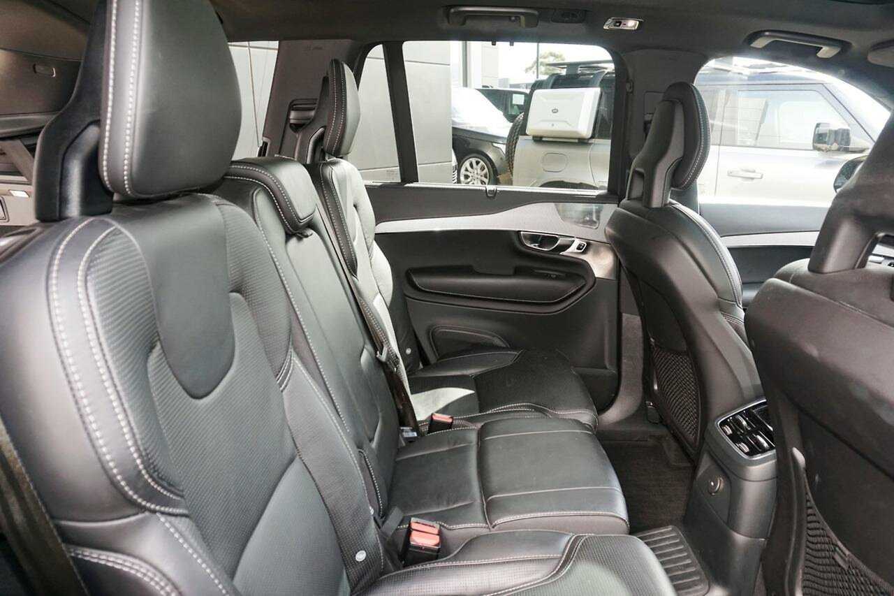 Volvo  XC90 Recharge R-Design, T8 AWD (235+65 kW), Seven individual seats