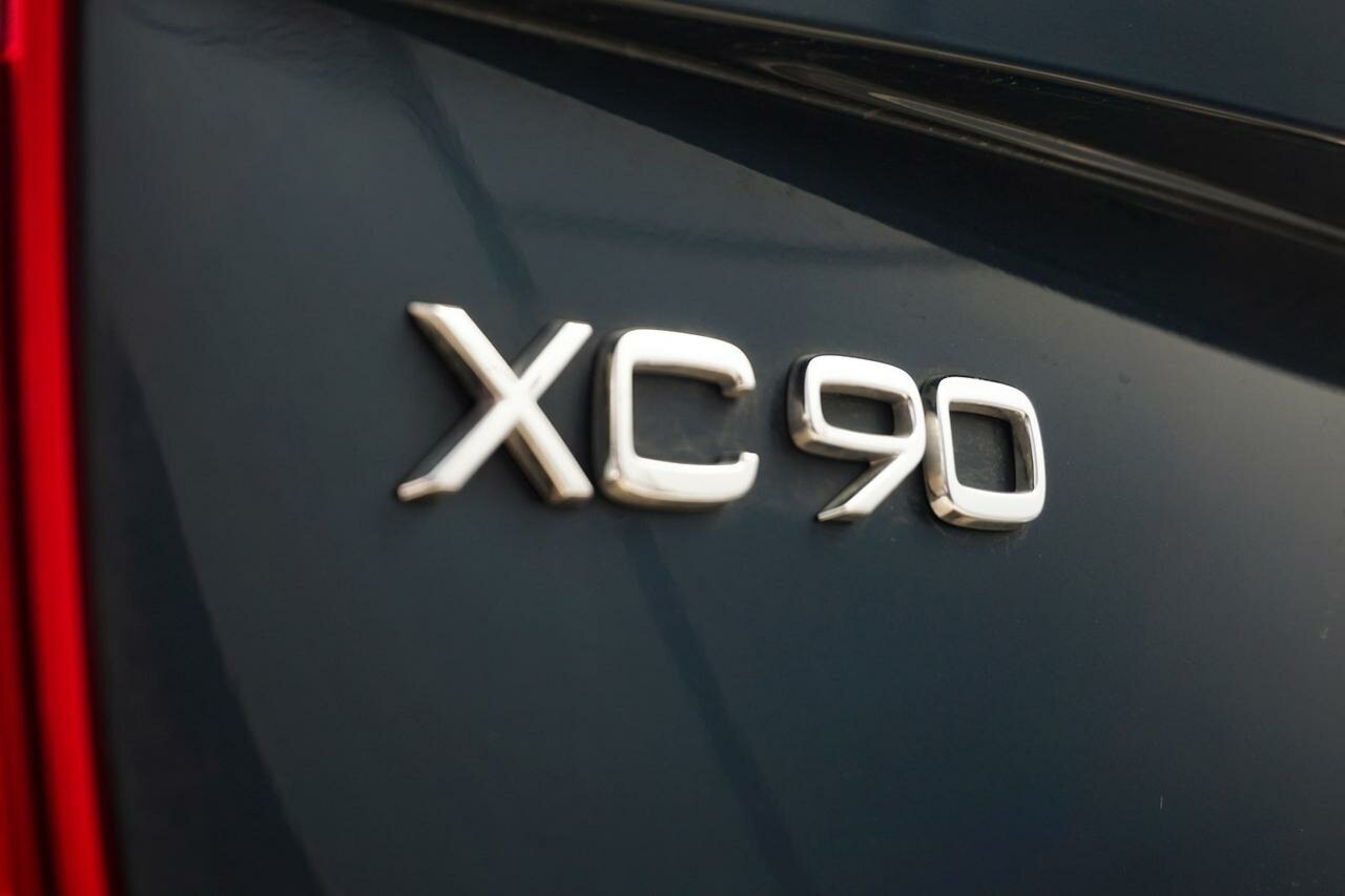 Volvo  XC90 Recharge R-Design, T8 AWD (235+65 kW), Seven individual seats