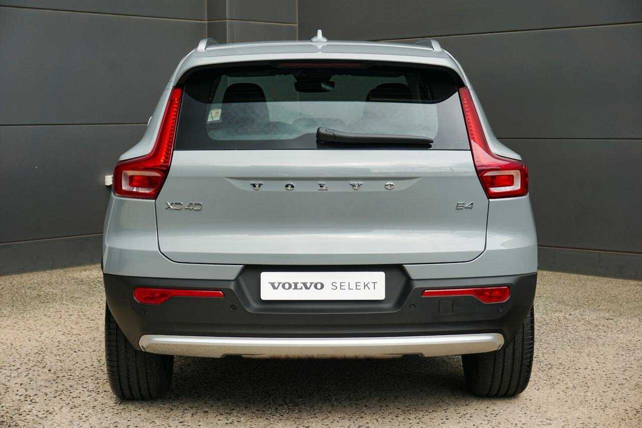 Volvo  XC40 Plus, B4 Mild hybrid, Petrol