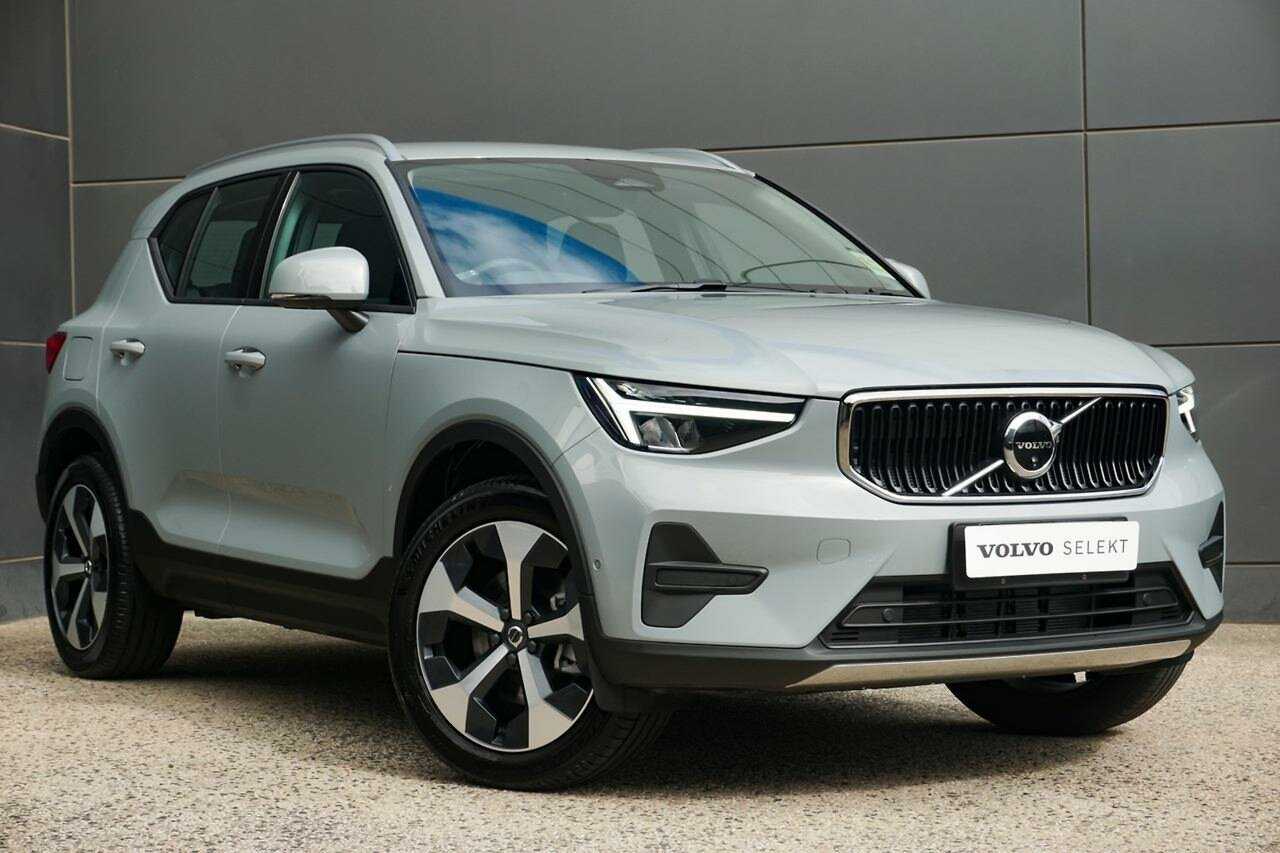 Volvo  XC40 Plus, B4 Mild hybrid, Petrol