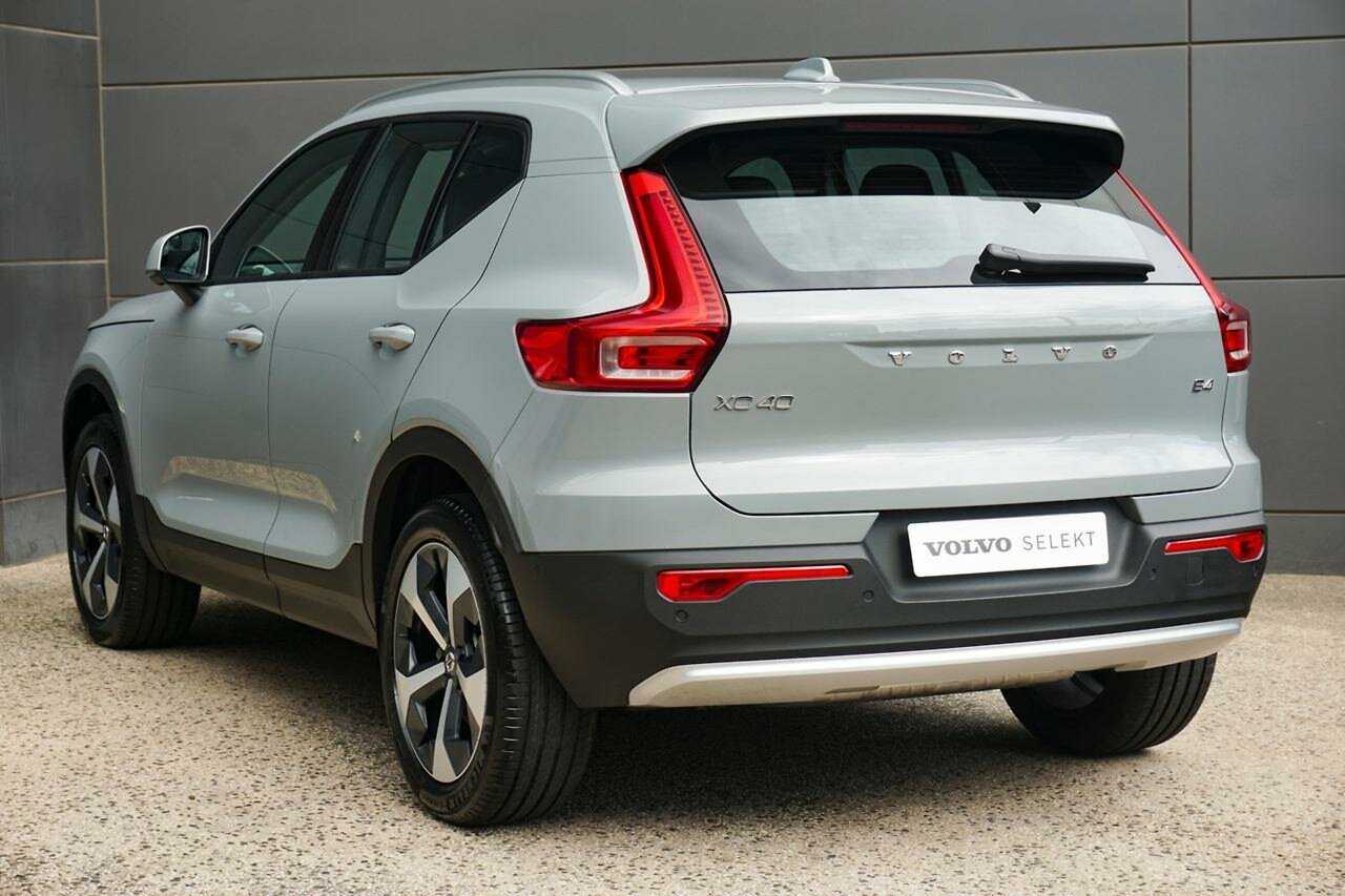 Volvo  XC40 Plus, B4 Mild hybrid, Petrol