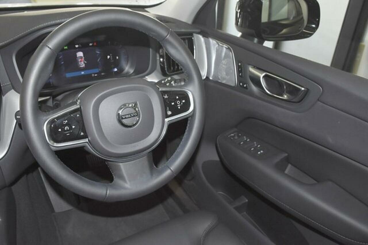 Volvo  XC60 Ultimate, B6 Mild Hybrid, Petrol, Dark