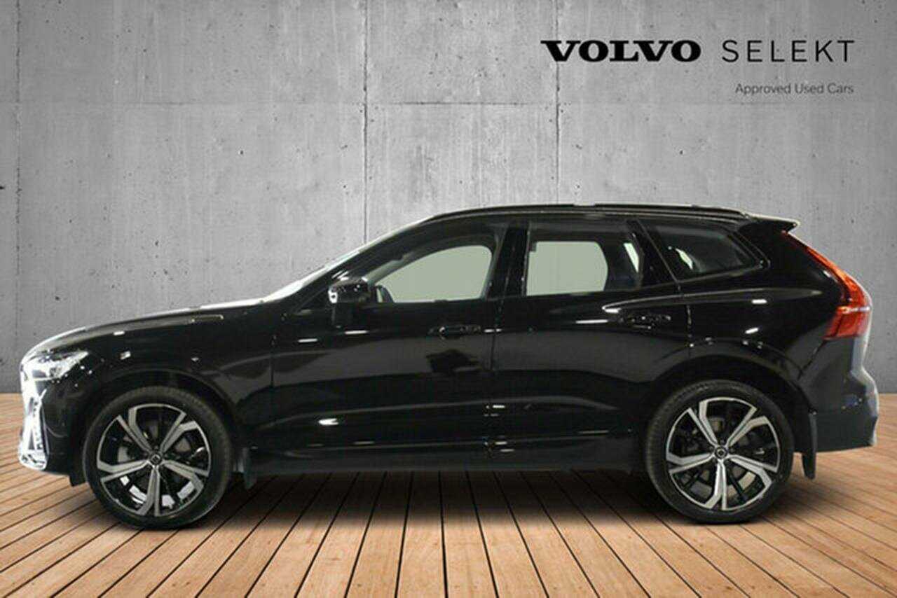 Volvo  XC60 Ultimate, B6 Mild Hybrid, Petrol, Dark