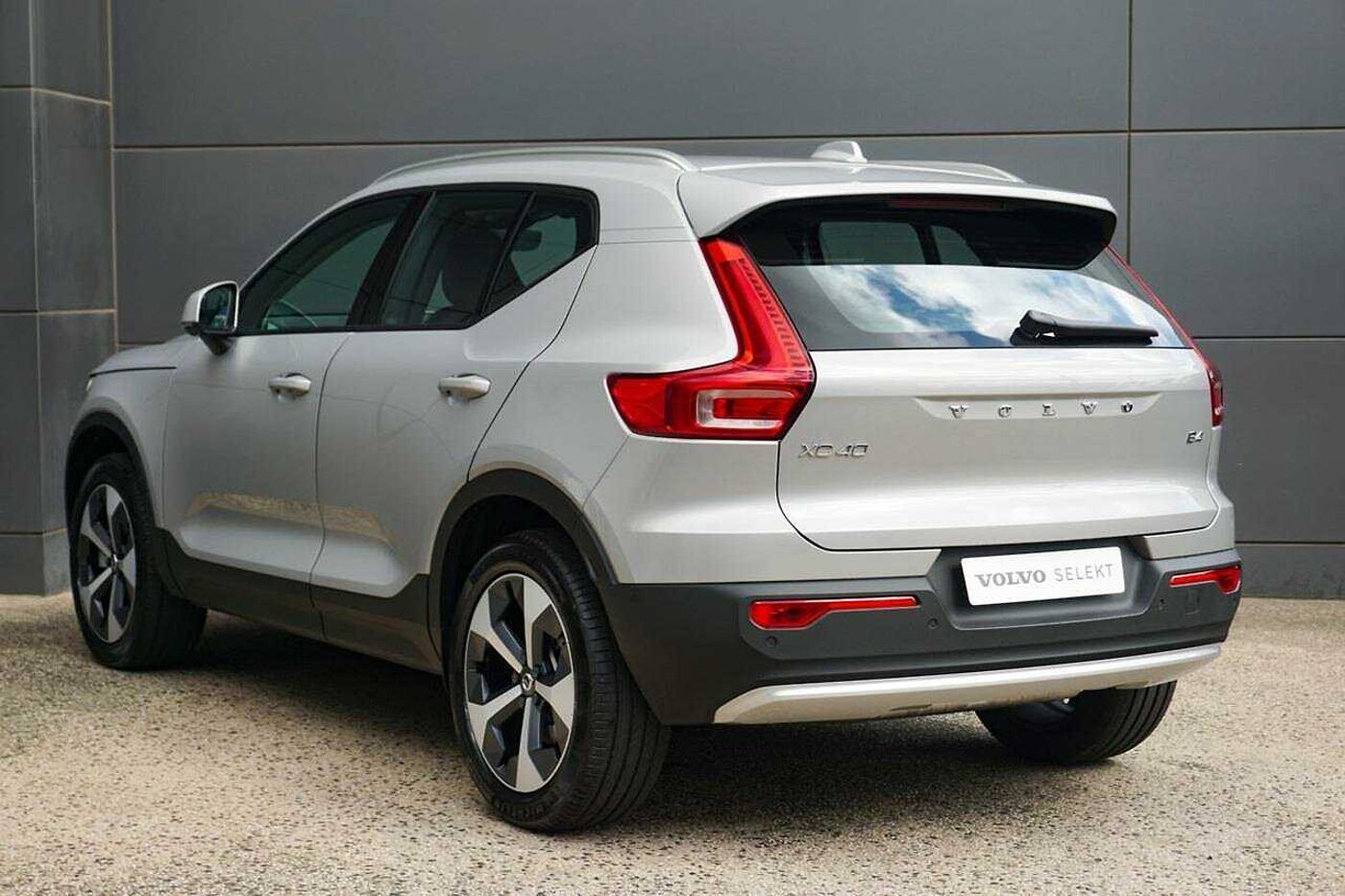 Volvo  XC40 Plus, B4 Mild hybrid, Petrol