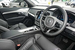 Volvo  XC90 Ultimate, B6 Mild Hybrid, Petrol, Dark, 7 Seats