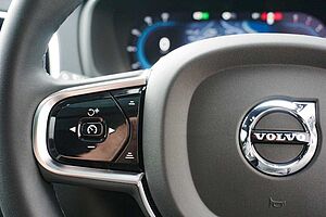 Volvo  XC90 Ultimate, B6 Mild Hybrid, Petrol, Dark, 7 Seats