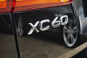 Volvo  XC60 Plus, B5 Mild Hybrid, Petrol