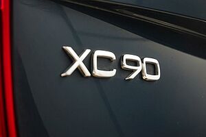 Volvo  XC90 Recharge R-Design, T8 AWD (235+65 kW), Seven individual seats